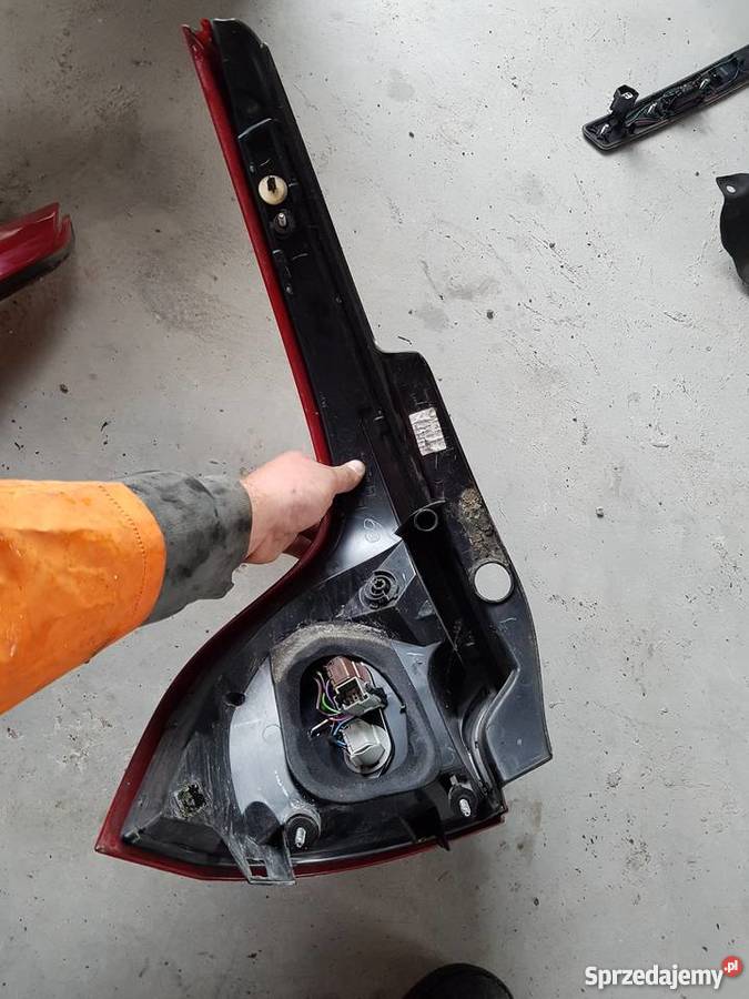 Lampa Prawa Tylna Tył Volvo XC60 D5 2010r Sierpc sprzedam