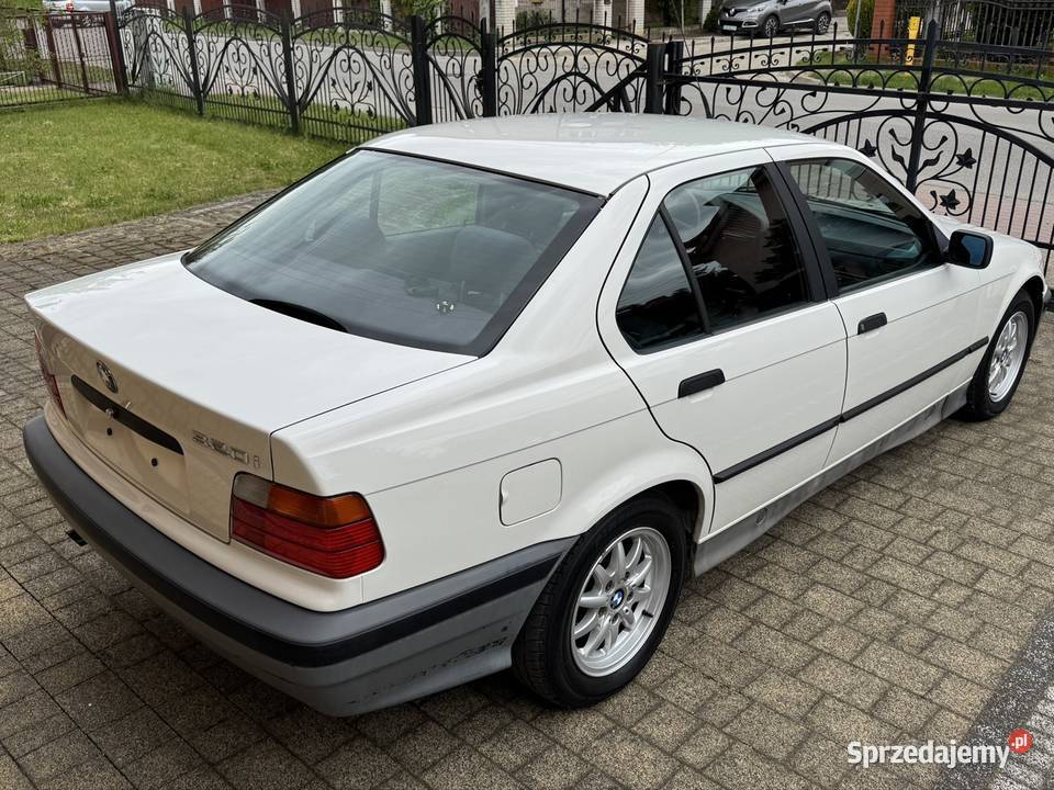 Bmw 320i brak rdzy cała w oryginale rarytas Ostrowiec Świętokrzyski