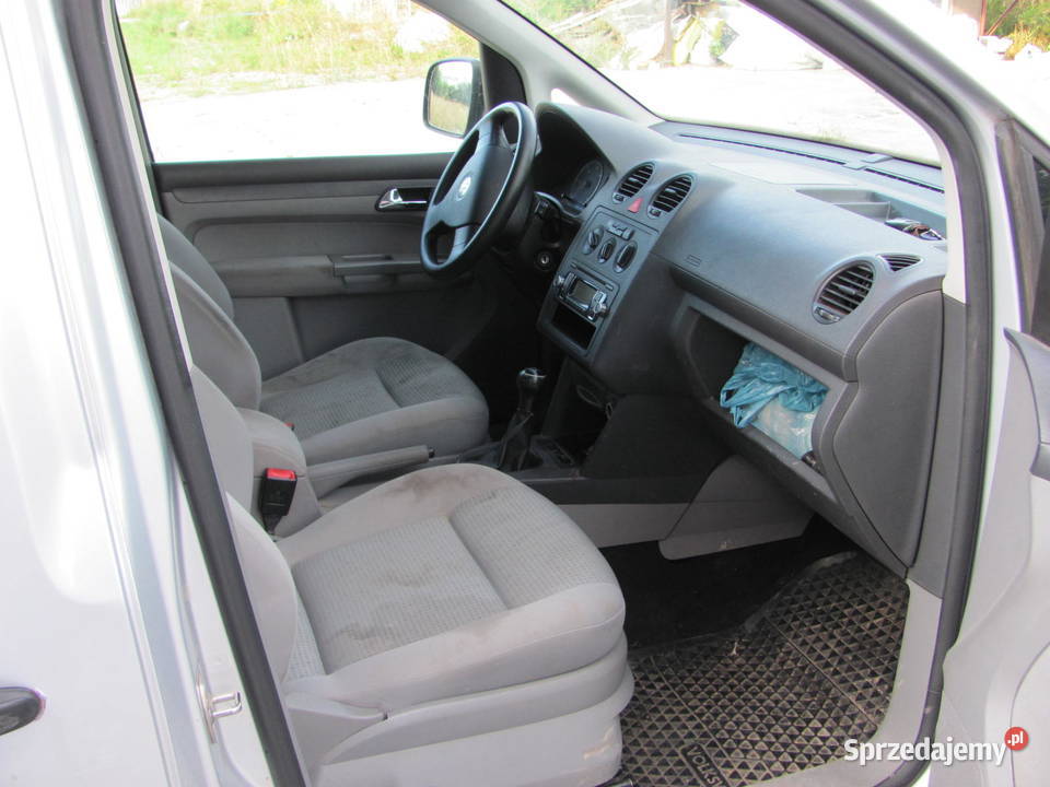 Syndyk sprzeda VW Caddy prod 2010 manualna Staszów