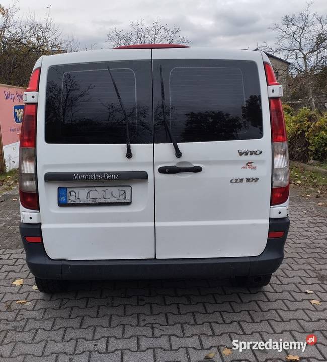 Mercedes Vito 5 osobowy 2006 Rok produkcji 2006 Vito Wołów
