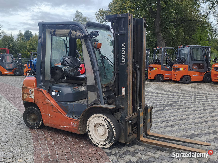 Wózek widłowy Toyota 028FGF25 25 t LPG triplex Kęty