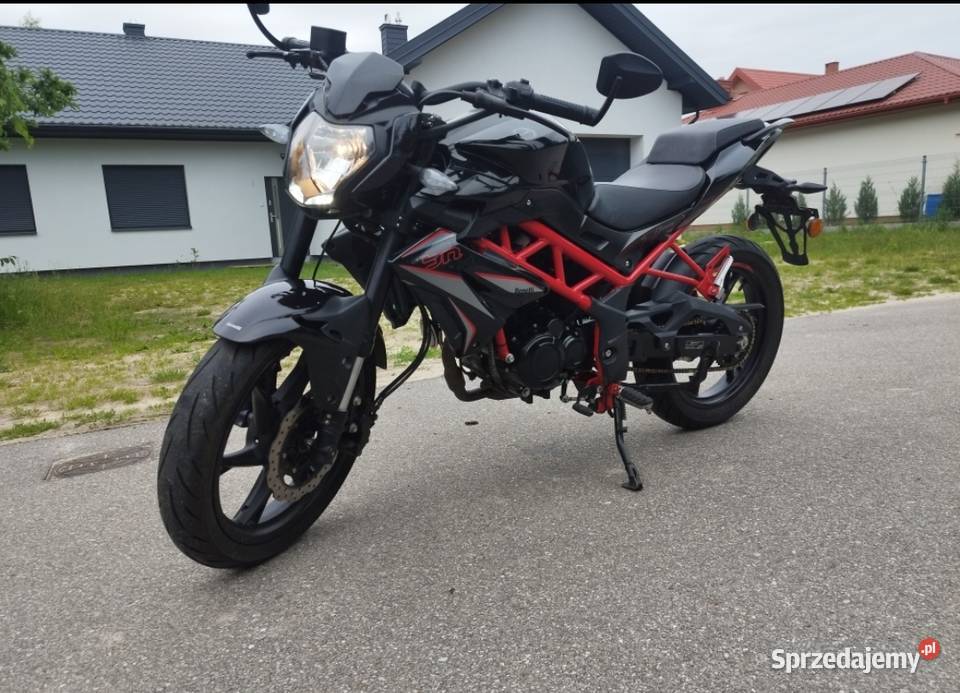 Motor Benelli BN 125 elektryczny starter Siemień