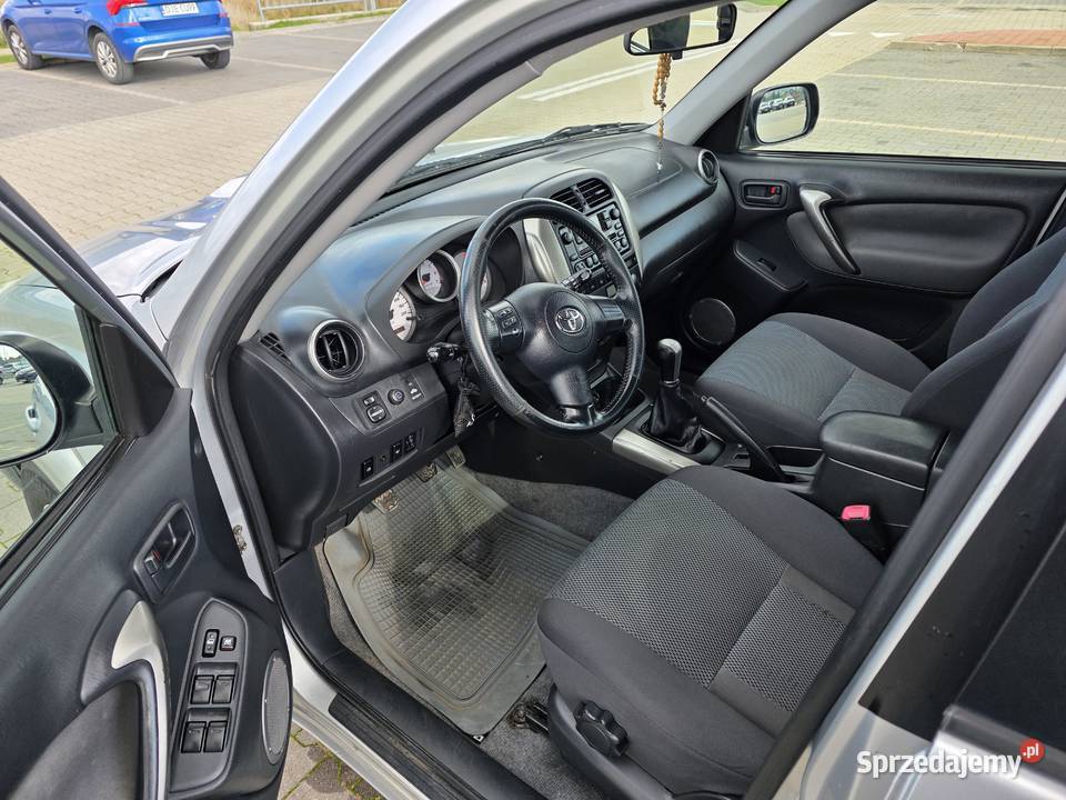 Toyota RAV4 20 D4D 116 doinwestowany 116KM Starków sprzedam