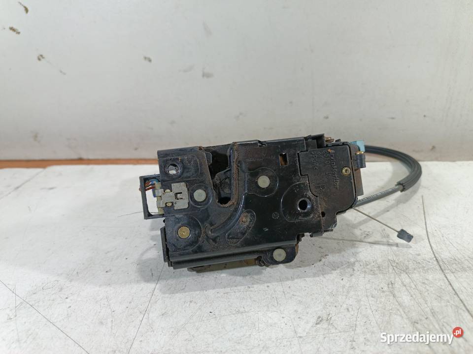 ZAMEK DRZWI PRAWY PRZÓD 9 PIN VW CADDY 19 TDI 2K