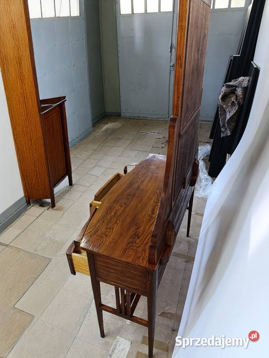 Odnowiona Zabytkowa toaletka z ruchomym lustrem 40cm Lekomin