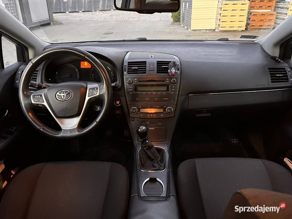 Toyota Avensis 20 benzyna salon Polska