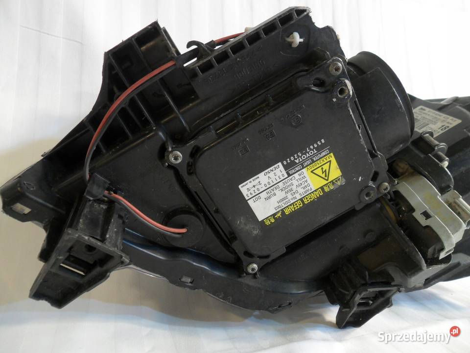 Xenon reflektor prawy TOYOTA AURIS 2008 2009 osobowe Nowy Tomyśl