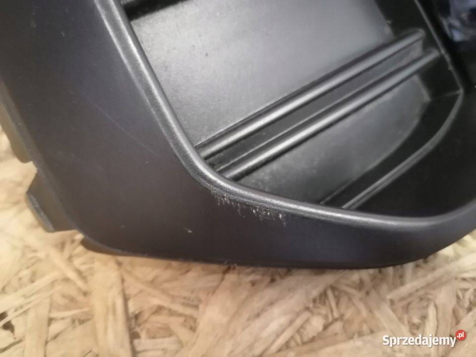 AUDI A1 S1 S LINE KRATKA ZDERZAK PRAWA PRZÓD osobowe wielkopolskie Pleszew