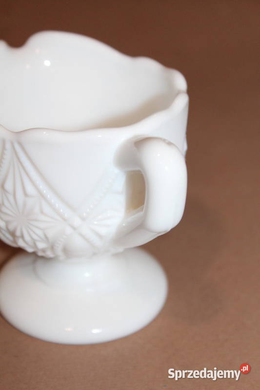 Biały szklany mlecznik 1439 zachodniopomorskie Szczecin