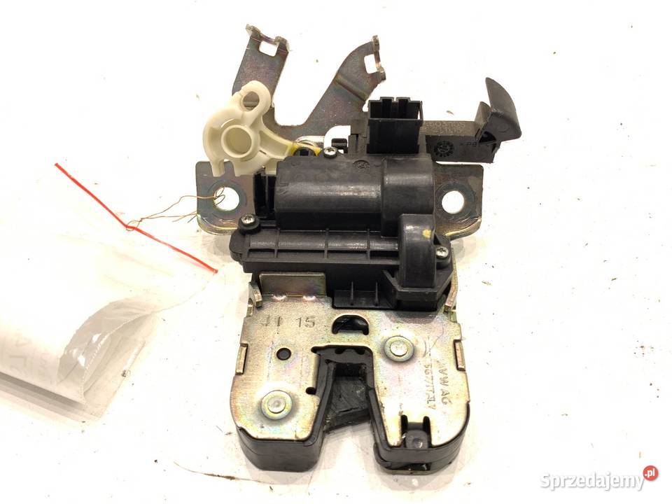 ZAMEK KLAPY TYŁ VW PASSAT B8 SedanLimuzyna osobowe