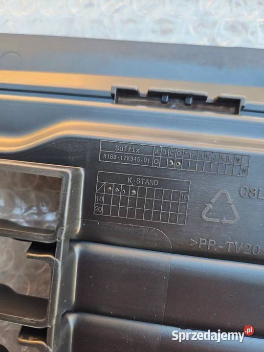 Kratka środkowa Ford Fiesta MK8 STLine 2393884 dolnośląskie