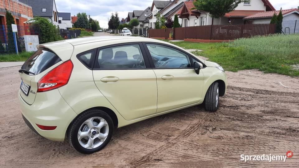 Ford Fiesta 125 benzyna rocznik 2009 przebieg wielkopolskie Luboń
