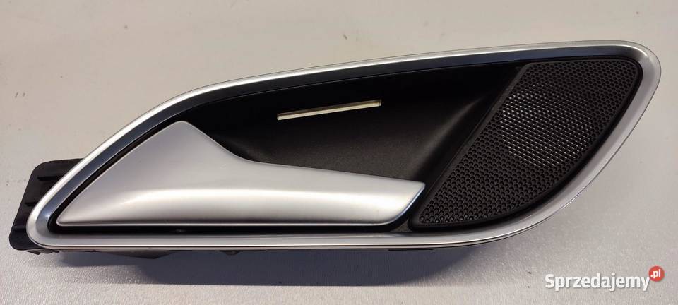 AUDI Q3 8U KLAMKA DRZWI LEWY TYŁ 8U0839019C