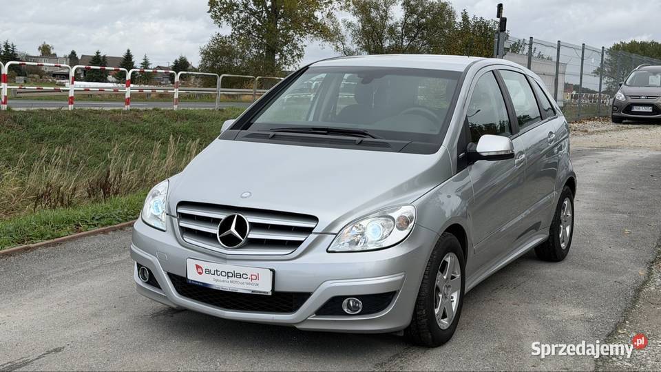 Raty 17 benz 130 klimatyzacja Pięknie utrzymany elektryczne szyby Klasa B Masłowo