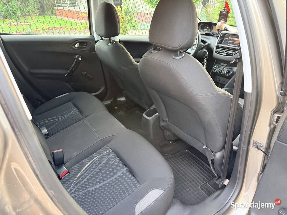 Peugeot 208 14VTI nawigacja Poczesna