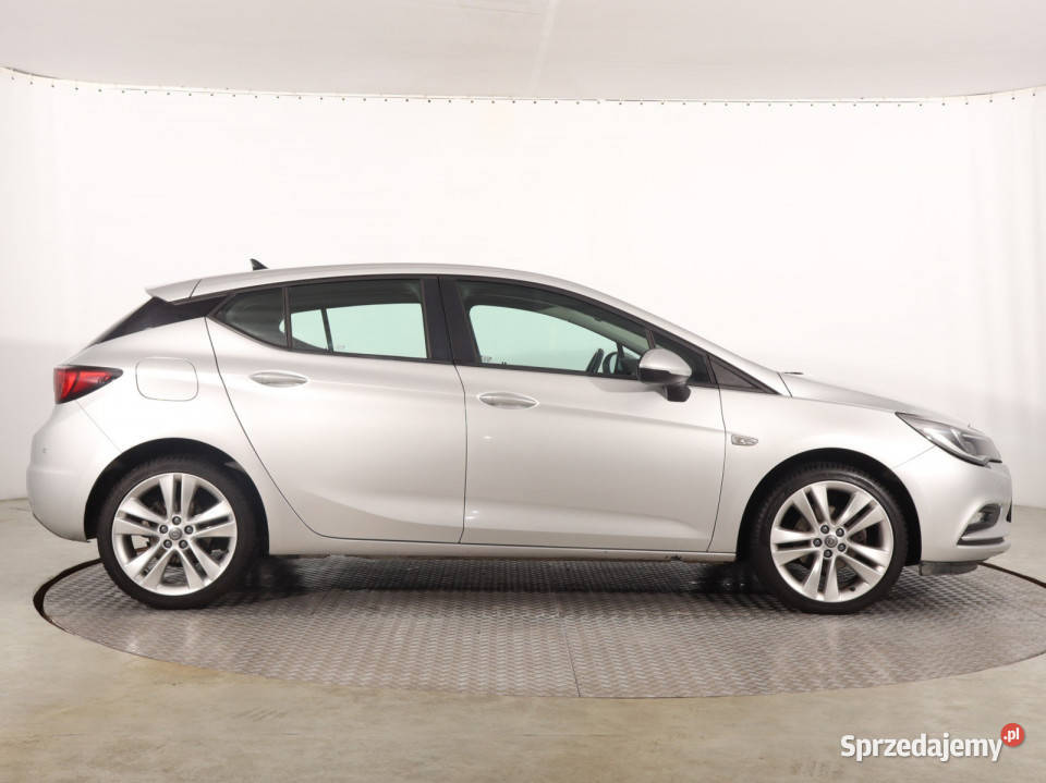 Opel Astra 14 T klimatyzacja