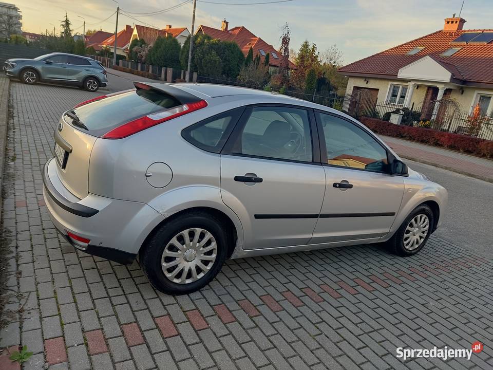 5 drzwi Ekonomiczny FOCUS 2005 poj 16 benz skrz światła przeciwmgielne Ford Elbląg
