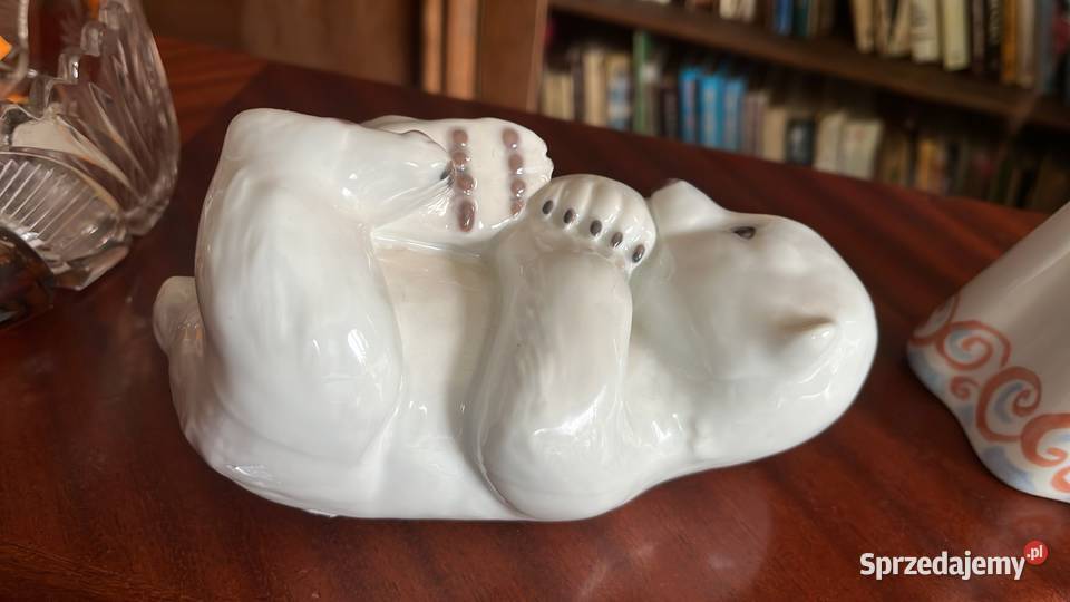 Figurka niedźwiadka polarnego Royal Copenhagen Porcelana i szkło pomorskie Gdańsk