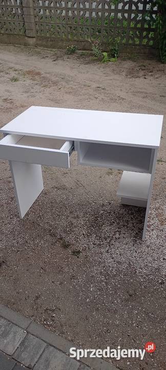 Białe biurko Ikea Września