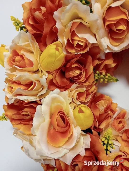 Wianek na drzwiwianek z kwiatówsztuczne kwiaty Radom