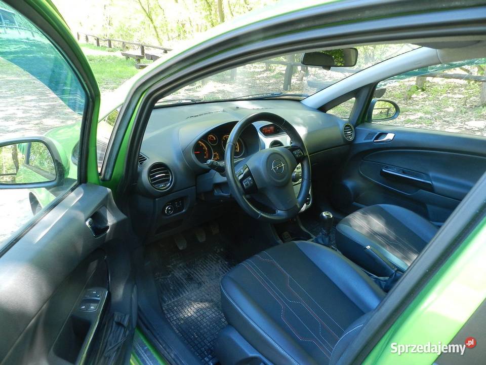 Opel Corsa D benzyna 14 100 5drzwi klima Livt klimatyzacja wielkopolskie
