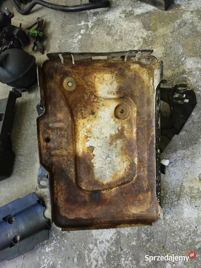 Półka akumulatora audi 80 v6