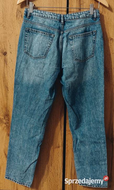 Damskie jeansy o kroju mom fit Barczewo