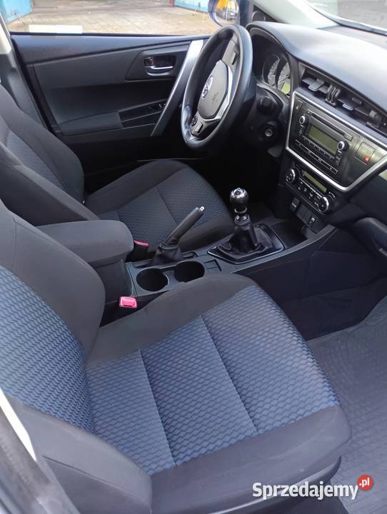 Tpyota Auris TS bęzyna 16 kombi 132 przebieg 167 Nysa