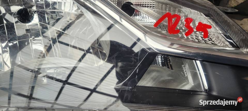 TOYOTA YARIS III 3 LIFT REFLEKTOR PRAWY LAMPA osobowe Ruda Śląska sprzedam