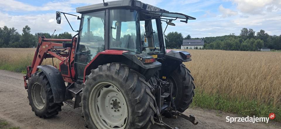 Massey Ferguson 6140 z ładowaczem Skrzynia biegów Manualna