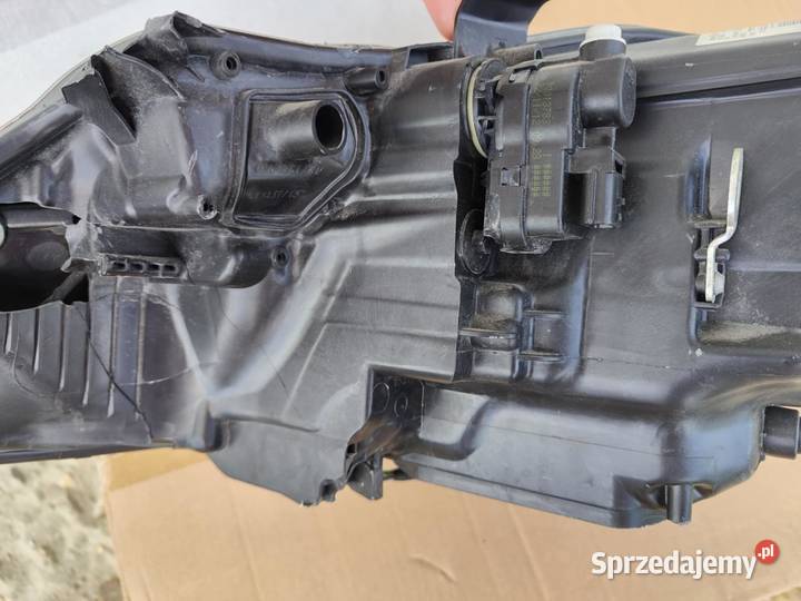 Lampa prawa Toyota Auris 2 HIR 2 Led dzienne osobowe Lampy przednie opolskie Kielcza