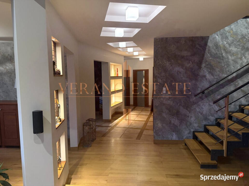 Dom jednorodzinny z 4 sypialniami 256m2 Radom