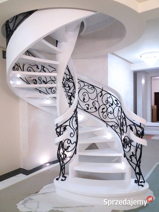 schody giete krecone balustrady kute szklane