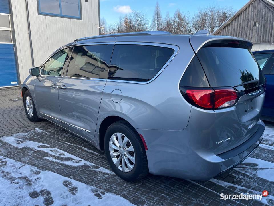 Chrysler Pacifica 2018 r 36 bogate wyposażenie autoalarm Chełm