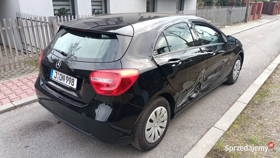 Mercedes A klasa 16 benzyna 65 przebieg sprzedam