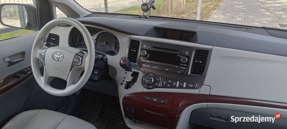 Toyota Sienna XLE 35 V6 LPG 2011 bogata wersja Piaseczno sprzedam