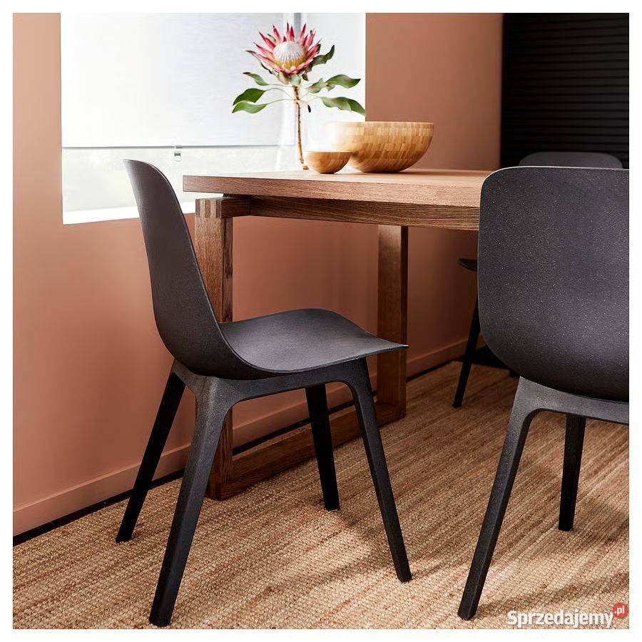 Krzesło IKEA ODGER w kolorze antracytowym