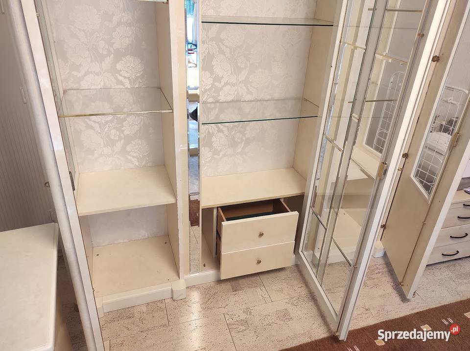 Jadalnia włoska witryna stół krzesła piękny Sypniewo