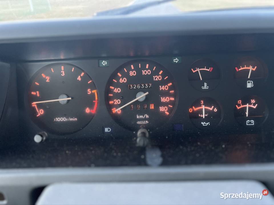 Nissan Patrol long salon Polska W260 hiszpan radio Łochów