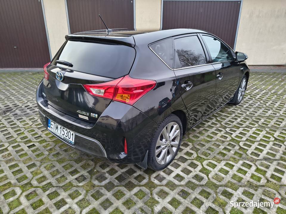 Toyota Auris 18 Hybryda Glinnik