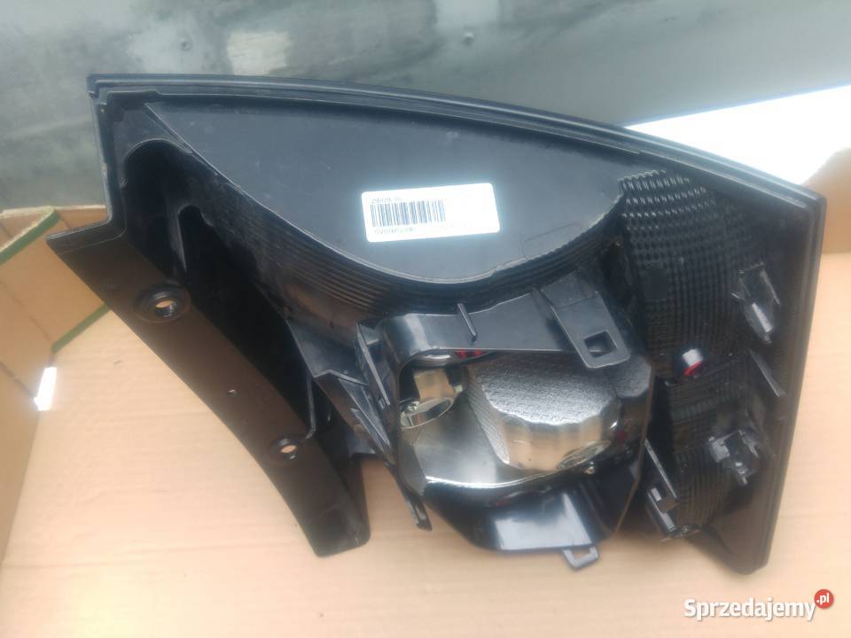 6V6945096 Lampa tył tylna prawa SKODA FABIA III Dębno sprzedam