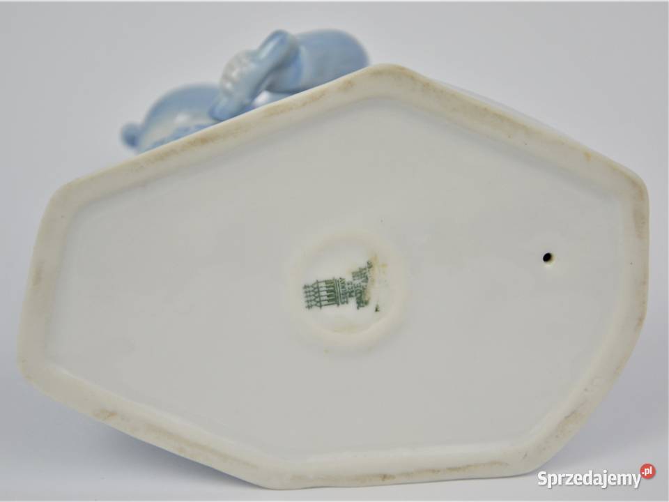 Dziecko z koszem art deco A Sinkó Zsolnay błękit