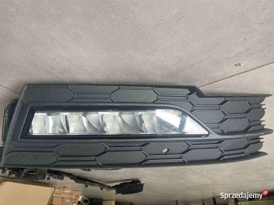 Skoda Octavia 5e3 19 halogen Led ramka prawa Oświetlenie Kozubszczyzna