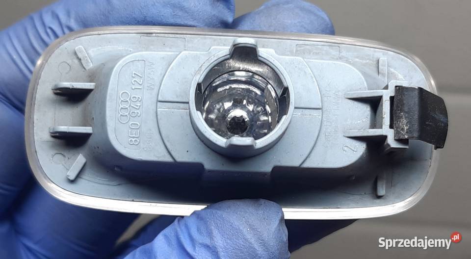 KIERUNKOWSKAZ W BLOTNIK AUDI A3 A4 A6 8E0949127 Oświetlenie dolnośląskie Mielęcin sprzedam