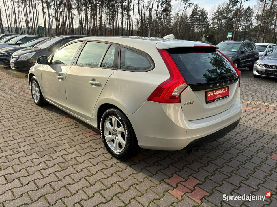 Volvo V60 T4 180 Podgrzewane fotele Hak odpinany mazowieckie Lipówki