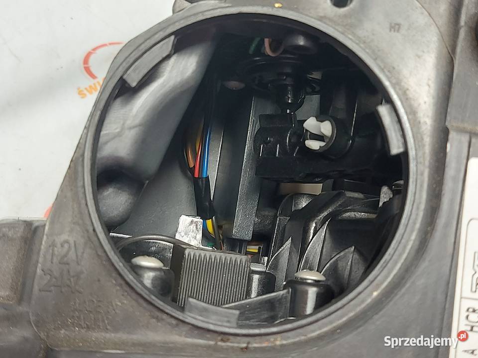 BMW F10 10r lampa lewa przód ANGLIK osobowe Kielce sprzedam