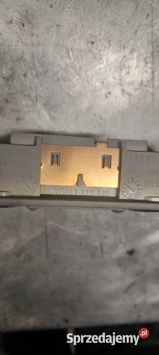 Audi A3 8L 9603 lampka oświetlenie wnętrza Dobiegniew