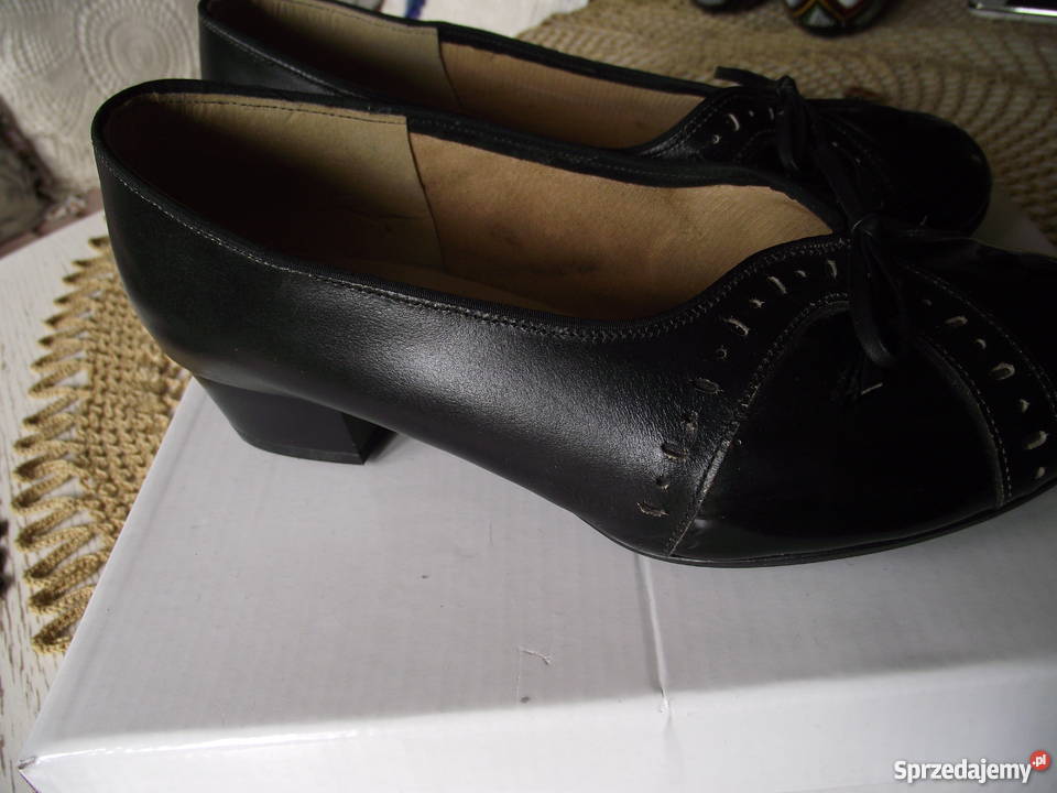 ANGIELSKIE MARKOWE CZÓŁENKA ZE SKÓRY r 375 Rozmiar 37,5 Piła