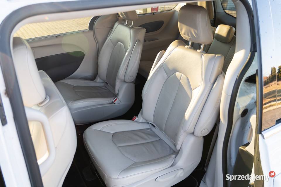 Chrysler Pacifica Plugin Hybrid Touring L automatyczna Pacifica mazowieckie Obryte