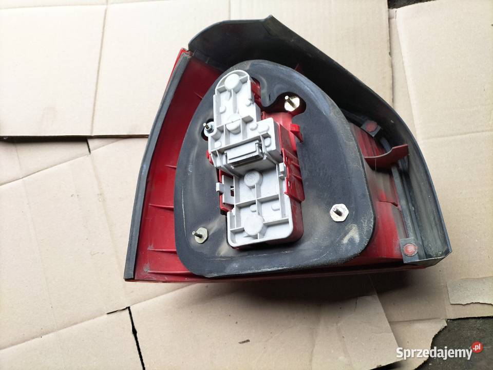 AUDI A38L A3 8L WKŁAD LAMPY TYŁ TYLNEJ PRAWEJ lubelskie Kamień-Kolonia